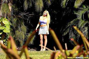 Original 900 px/ 601 px