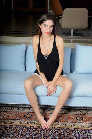 Original 852 px/ 1280 px