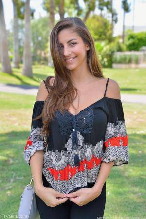 Original 852 px/ 1280 px