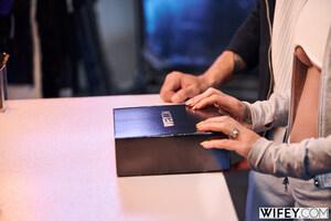 Original 2998 px/ 2000 px