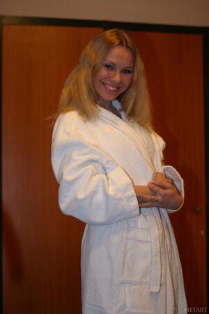 Original 2048 px/ 3072 px