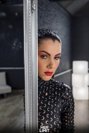 Original 2560 px/ 3840 px