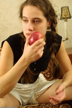 Original 682 px/ 1024 px