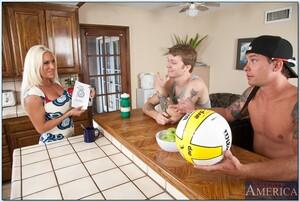 Original 850 px/ 571 px