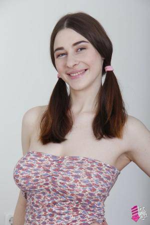 Original 853 px/ 1280 px