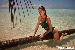 Original 2999 px/ 2000 px