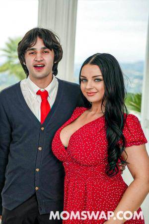 Payton Preslee, Skylar Snow - Swag & Swap! [ MomSwap.com / MYLF.com] 07/03/23