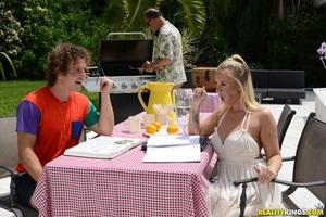 Original 3840 px/ 2562 px