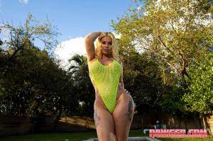 Original 1600 px/ 1066 px