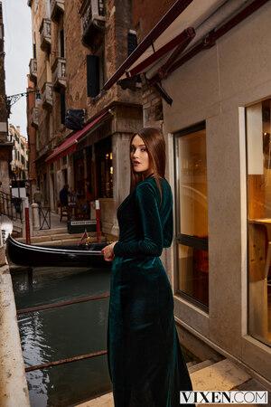 Original 2000 px/ 3000 px