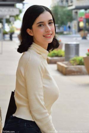 Original 852 px/ 1280 px