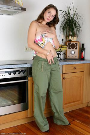 Original 682 px/ 1024 px