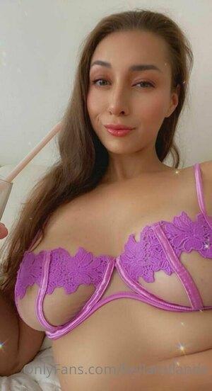 Original 557 px/ 1024 px