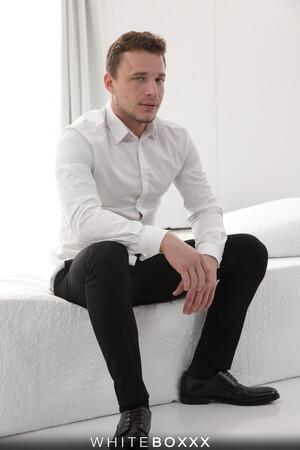 Original 2560 px/ 3840 px