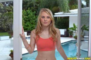 Original 3840 px/ 2564 px