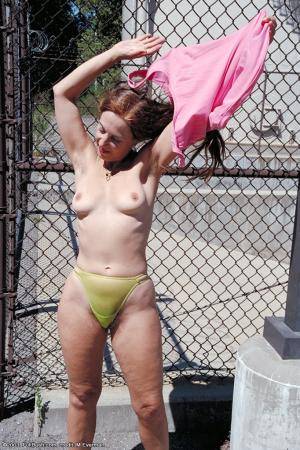 Original 682 px/ 1024 px