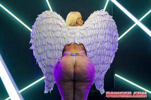 Original 1600 px/ 1067 px