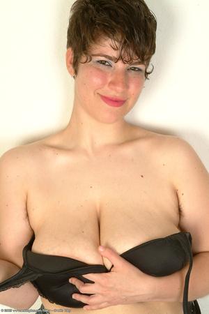 Original 682 px/ 1024 px