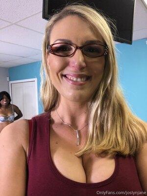 Original 766 px/ 1025 px