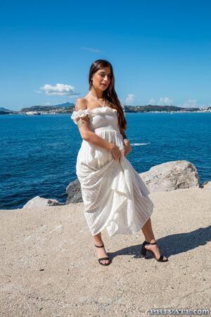 Original 1067 px/ 1600 px