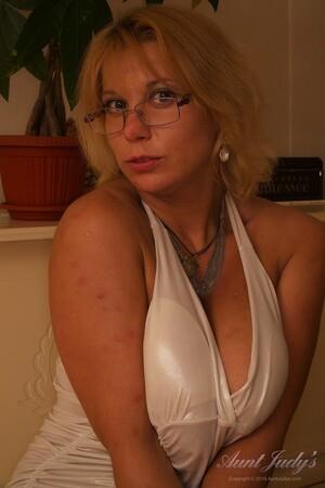 Original 1066 px/ 1600 px