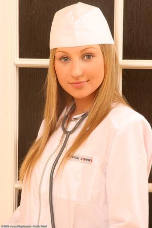 Original 682 px/ 1024 px