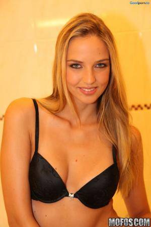 Original 854 px/ 1280 px