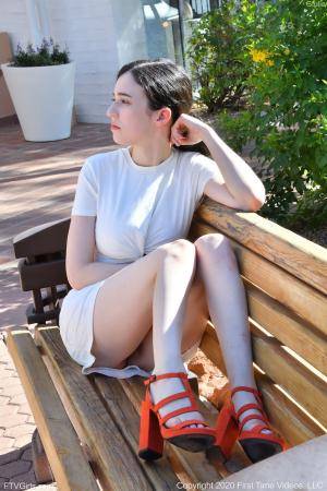 Original 852 px/ 1280 px