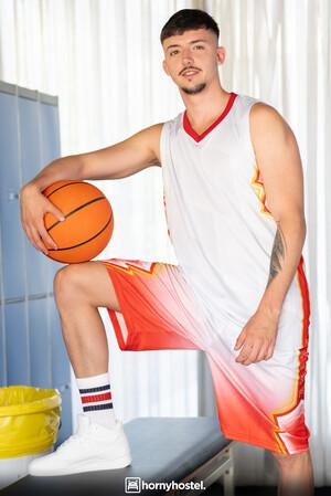 Original 2565 px/ 3840 px