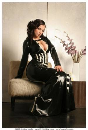 Original 694 px/ 1024 px