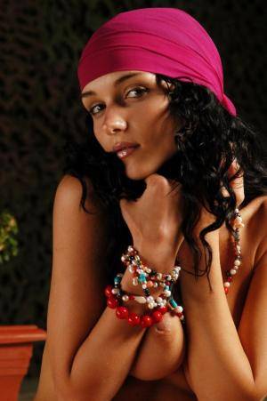 Original 681 px/ 1024 px