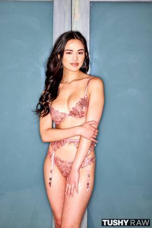 #tushyraw | Smoking | Scarlett Alexis