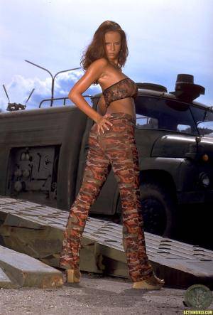 Original 692 px/ 1024 px