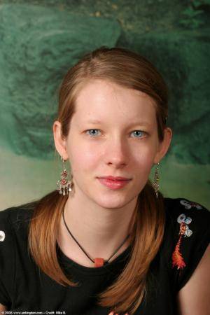 Original 682 px/ 1024 px