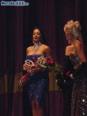 Original 639 px/ 852 px