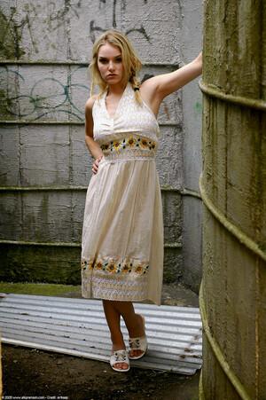 Original 1021 px/ 1536 px