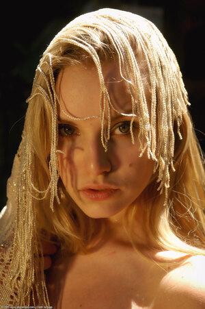 Original 1021 px/ 1536 px