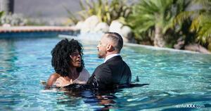 Original 5000 px/ 2637 px