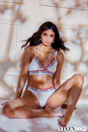 Original 2000 px/ 2999 px