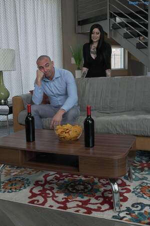 Original 1067 px/ 1600 px