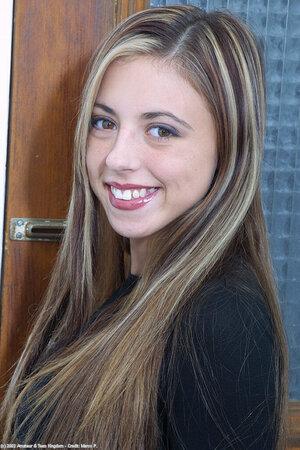 Original 683 px/ 1024 px