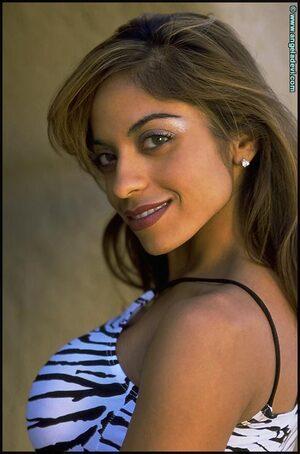 Original 490 px/ 742 px