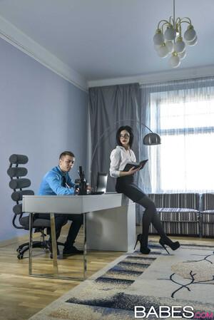 Overtime Sheri Vi Nikolas