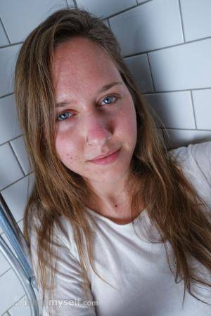 IShotMyself Lydia C - Scrubadub - 2880px - 60 images (23 Sep, 18)_92324479