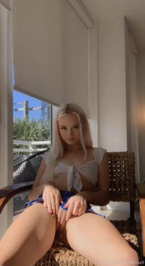 Original 699 px/ 1280 px