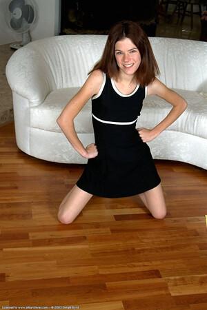 Original 682 px/ 1024 px