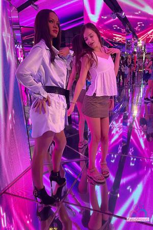 Original 2000 px/ 3000 px