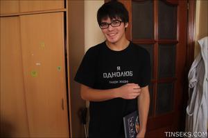 Original 2570 px/ 1715 px