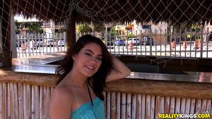 Original 1800 px/ 1013 px