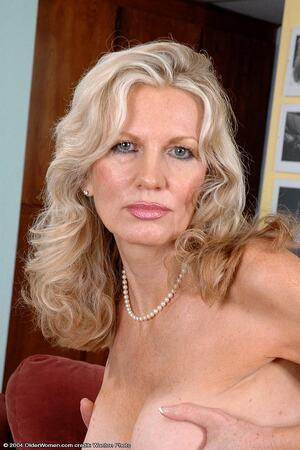 Original 682 px/ 1024 px